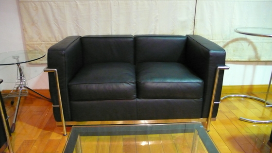 China 2 preto americano clássico moderno do estilo do couro genuíno do sofá dos assentos fornecedor